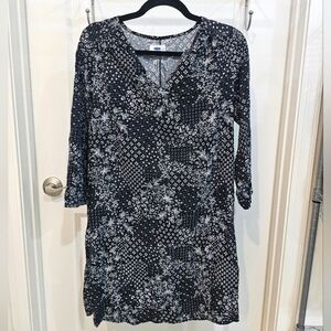Old Navy Black & White Floral Medium Dress